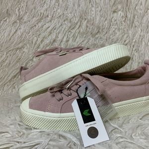 Cariuma Rose Canvas low sneaker- US Women’s 6.5 *new with tags and box*
